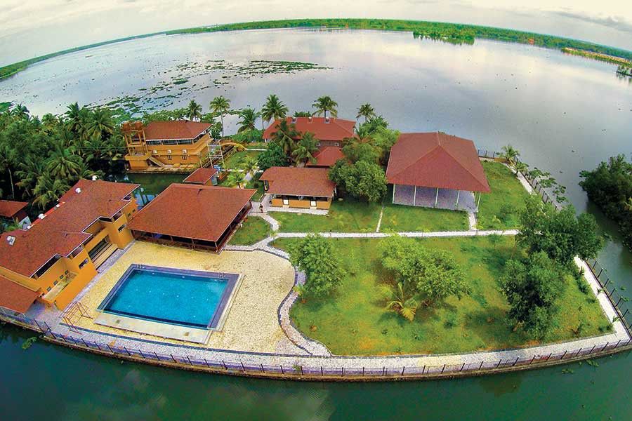 Grand Ayur Island Hotel Perumbalam Exterior photo