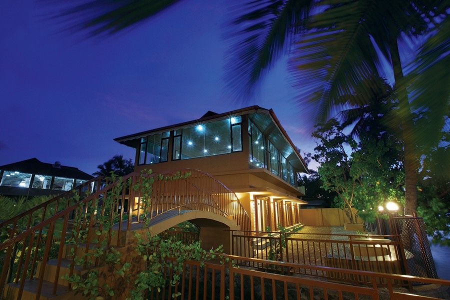 Grand Ayur Island Hotel Perumbalam Exterior photo