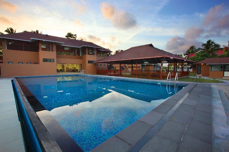 Grand Ayur Island Hotel Perumbalam Exterior photo
