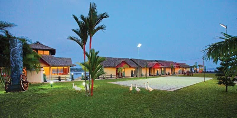 Grand Ayur Island Hotel Perumbalam Exterior photo