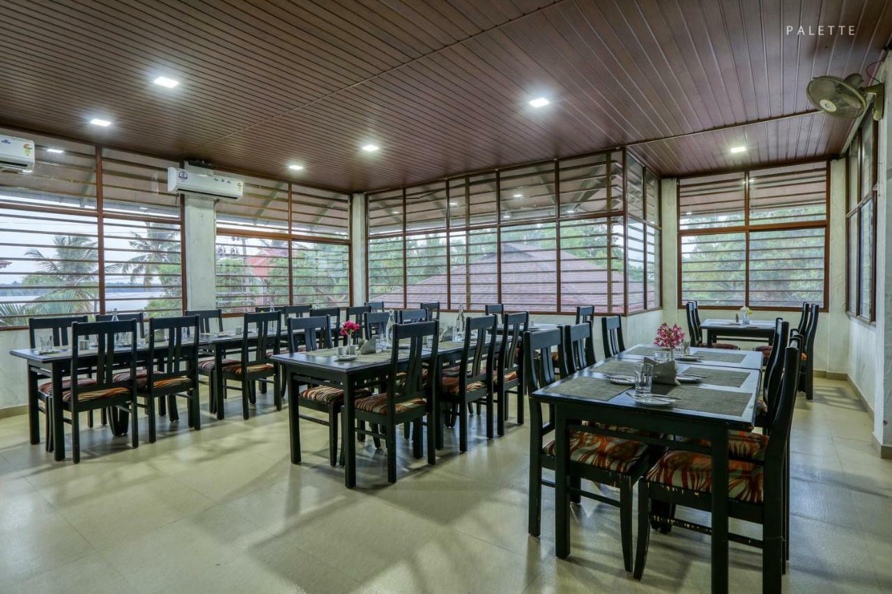Grand Ayur Island Hotel Perumbalam Exterior photo