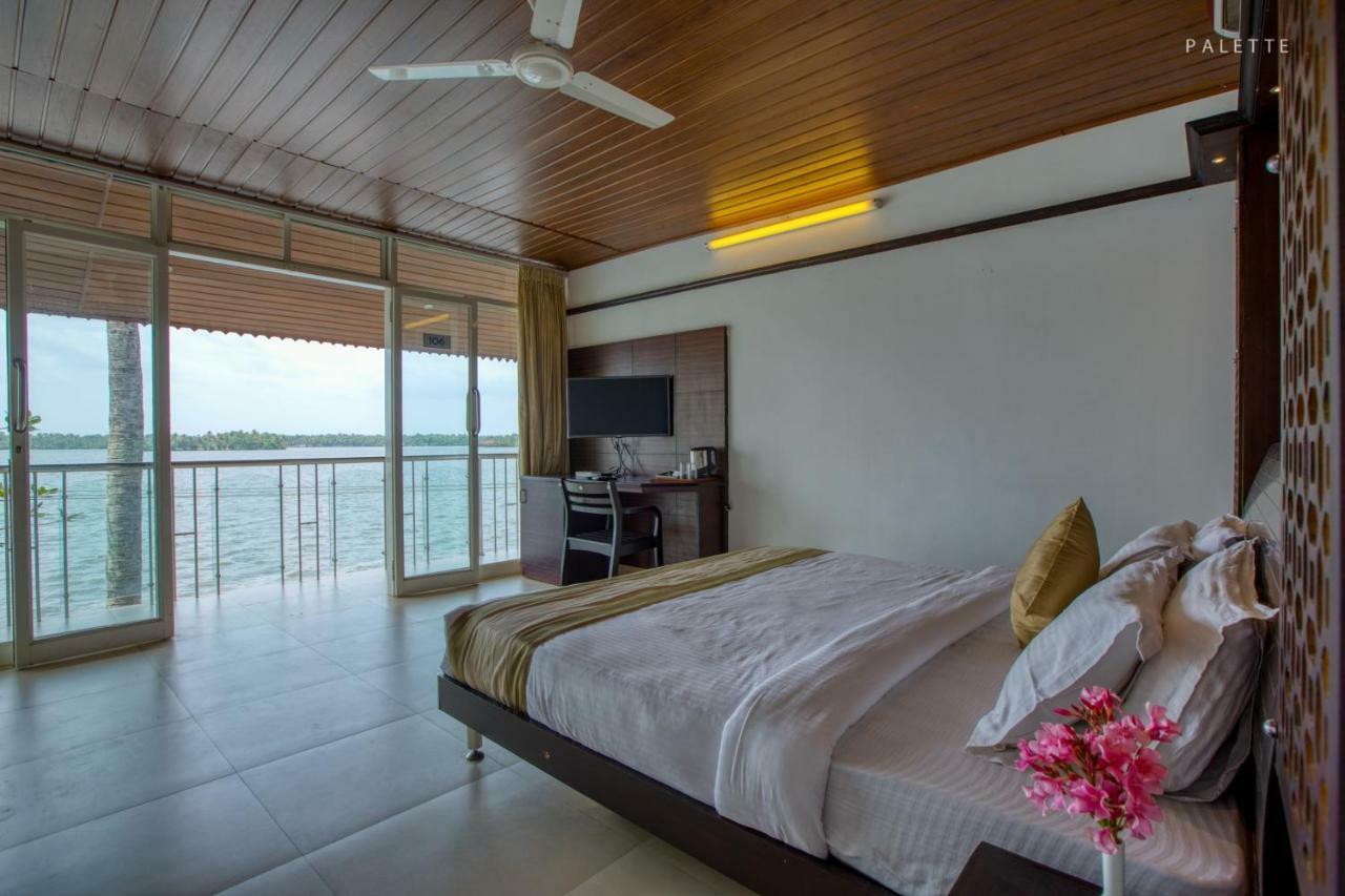 Grand Ayur Island Hotel Perumbalam Exterior photo