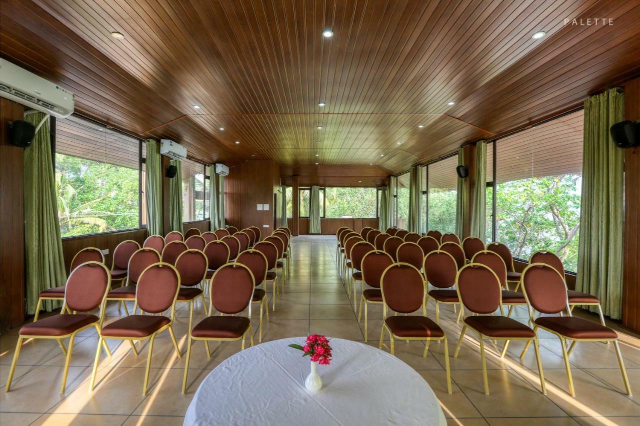 Grand Ayur Island Hotel Perumbalam Exterior photo